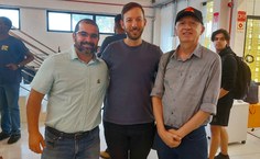 Professor Ig Bittencourt (à esquerda), Professor Guilherme Lichand (meio) e o assessor internacional da Ufal, José Niraldo (à direita)..jpeg